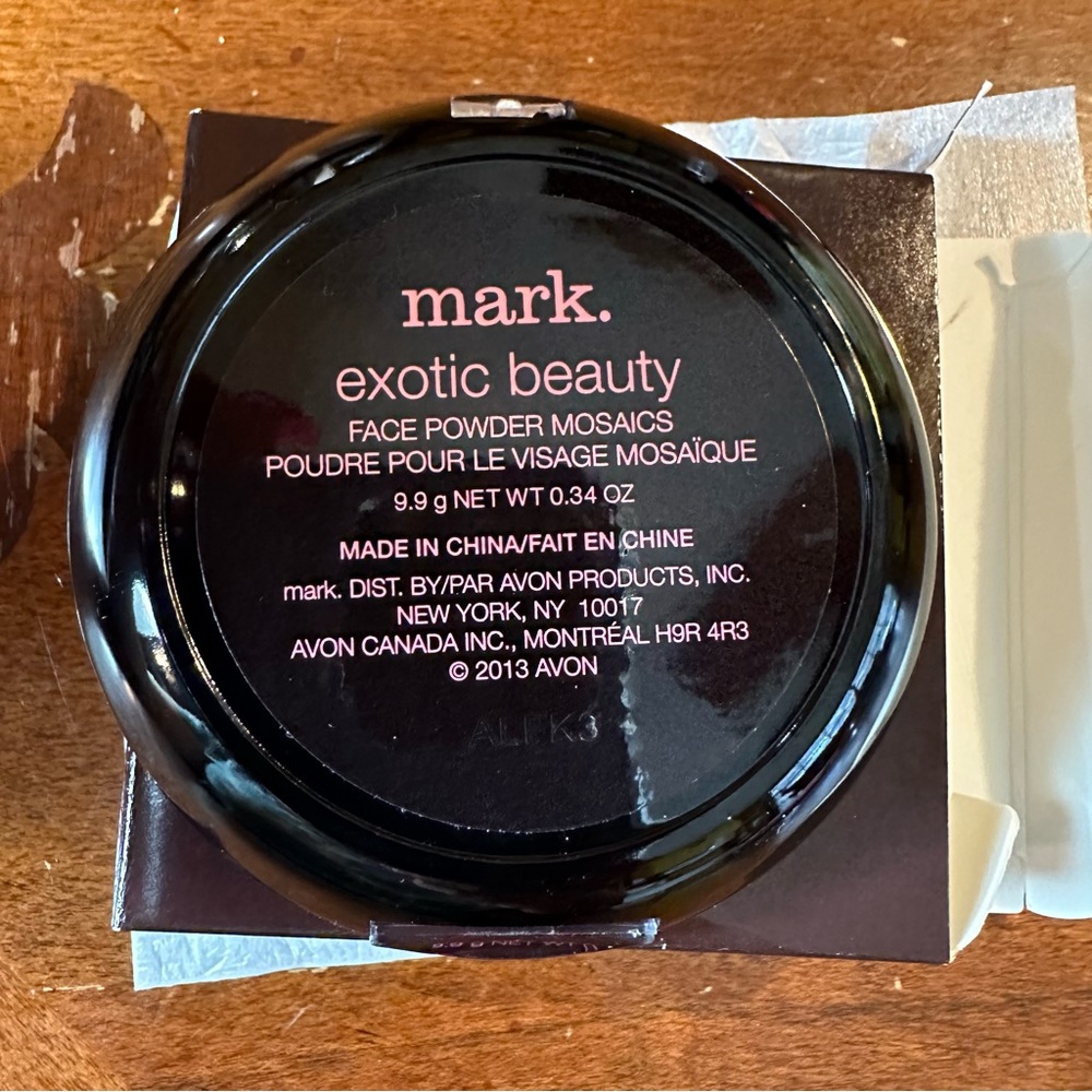 Avon Mark Exotic Beauty Face Powder Mosaics - Picture 4 of 5